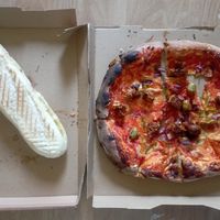 Panini and pizza merguez at Paris Vegane in Paris