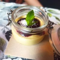 Pannacotta azafran y coulis frutos rojos at Manipura in Tenerife