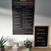 Menu at Pizza e Basta in La Rochelle