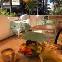 Overflowing Bali bowl at Azai Praia Lovers in Medellin