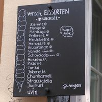 Eissorten, vegan mit "v" gekennzeichnet at ok kool in Heidelberg