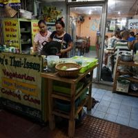 Master chef at work in her outside kitchen at On's Thai Isaan in Kanchanaburi