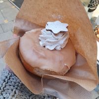 Cinnamon donut at Brammibal's Donuts - Jungfernstieg in Hamburg