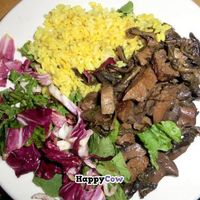 Seitan with mushrooms and spinach, rice and salad (9,50 €) at Il Vegetariano in Florence
