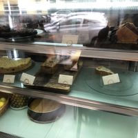 vegane Kuchenauswahl / vegan cakes  at Holtz Und Kupfer in Cologne