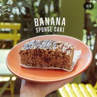 Banana sponge cake at CUMBÉ Coffee Roasters  in Mexico City