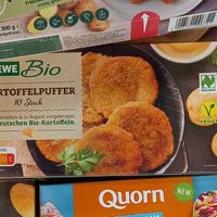 vegane kartoffelpuffer😍 at REWE Markt Oberbilker Allee in Dusseldorf
