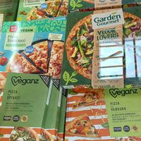 große pizzaauswahl at REWE Markt Oberbilker Allee in Dusseldorf