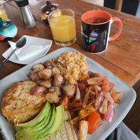 Desayuno vegano at The Carrott Tree in La Paz