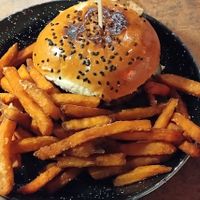 Veganer Bürger ohne Coleslaw!! at Fat Mama in Budapest