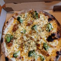 'Pizza Vegana' at Die Vegana in Cologne