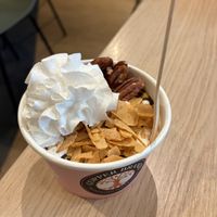 Oatly cookie caramel party, but without the chocolate chip cookies and with chocolate sauce instead of caramel. Not communicated ahead about the omission, but still making you pay the full price. at Copper Branch in Almere