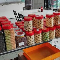 Also selling cookies labeled egg and no egg at Lucky Veggie in Perai