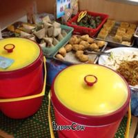 brown rive, white rice, nasi lemak..... at Lucky Veggie in Perai