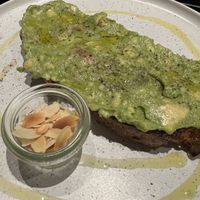 Tostada de aguacate con almendra laminada   at Osom in Madrid