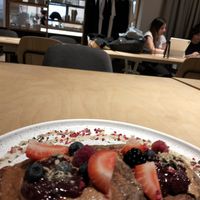 Hoy cakes de avena at Osom in Madrid