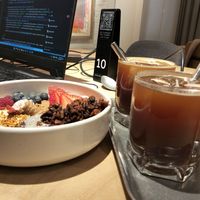 Bowl de yogurt vegano at Osom in Madrid