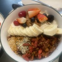 Mum’s granola bowel with berries, bananas, peanut butter, coconut yogurt & seeds & nuts   at Osom in Madrid