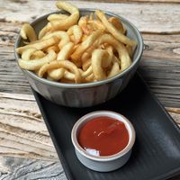 Curly friess  at The Swan in Dunedin