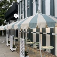 This is the entrance where you go to get sushi 🍣 Niku nashi   at Niku Nashi Sushi in Los Angeles