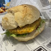 Hamburguesa vegana  at O Aviador Burgers in Ourense
