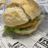 Hamburguesa vegana  at O Aviador Burgers in Ourense