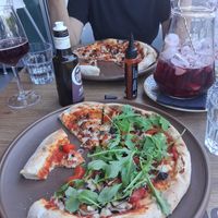 Enchanted garden with Vesuvio dough at Totale Pizzeria - Saldanha in Lisbon
