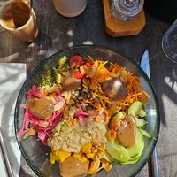 Bowl mimi, salade composée avec lentilles at Déli Schuss in La Clusaz