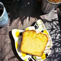 Cake orange/romarin at Déli Schuss in La Clusaz