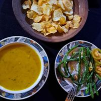 Pumpkin soup, fresh potato chips and fried green beans at Dushan's Home Kitchen in Nuwara Eliya