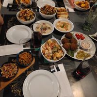 Die vielen Vorspeisen sind perfekt zum teilen und durchprobieren at Le Cédre  in Konstanz