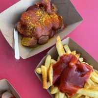 Vegane Currywurst & Pommes   at Cult Curry in Berlin