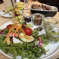 Renate & Rolf vegan breakfast and chai latte with oat milk   at Café Goldjunge Köln Innenstadt in Cologne