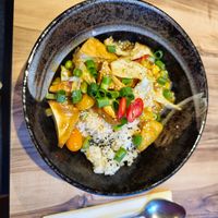 Vegan curry tofu rice at Bowls in Bruges