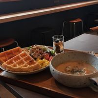 Set at Bee9 in Osaka