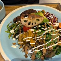 Buddha lunch set  at Bee9 in Osaka