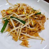 Pad thai at Momos Samsen in Bangkok