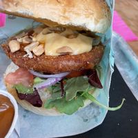 A look into the peanut burger „Beglückung"  at Urban Gorillas - Vegan Revolution in Dusseldorf