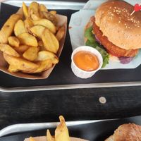 Burger with wedges at Urban Gorillas - Vegan Revolution in Dusseldorf