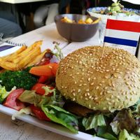 Weedburger. at De Bonte Kraai in Katwijk Aan Zee