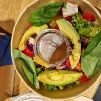 Avocado Rotkohl Salat at Haferkater - Hbf Essen in Essen