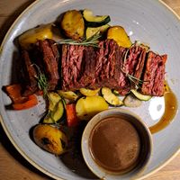 Veganes Flank Steak von Redefine Meat at The ASH in Dusseldorf