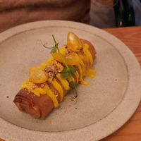 Rouleau carottes et amande amer, tofu et gomasio d'amandes at La Belle Verte in Toulouse