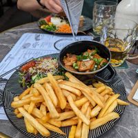 Topped fries with vegan satay chicken at De Elburger in Elburg
