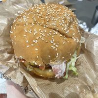 Grizzly burger 🍔  #Veganuary at East Side Burgers in Paris