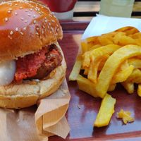 Provencal burger: with tomato and mozzarella at East Side Burgers in Paris