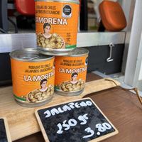 They sell jalapeños   at Sabor Rumbero in Grez-sur-loing