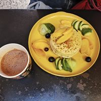 Pancakes com chocolate e leite vegetal at María Candela  in Bogota