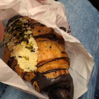 Pistaziencroissant mit luftiger Creme. at Bäckerei Riegler - Heidelberg Hbf in Heidelberg