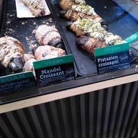 Süße vegane Snacks at Bäckerei Riegler - Heidelberg Hbf in Heidelberg